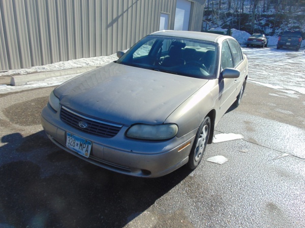 lot 1 image: 1999 Chevrolet Malibu 4DR