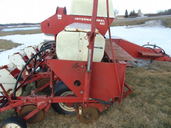 lot 158 image: International Planter