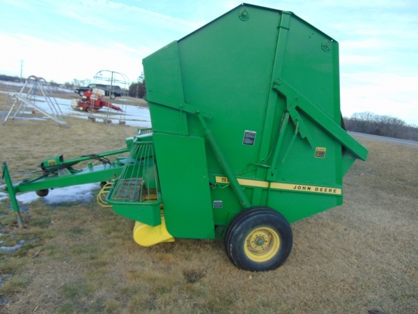 lot 157 image: John Deere Round Baler