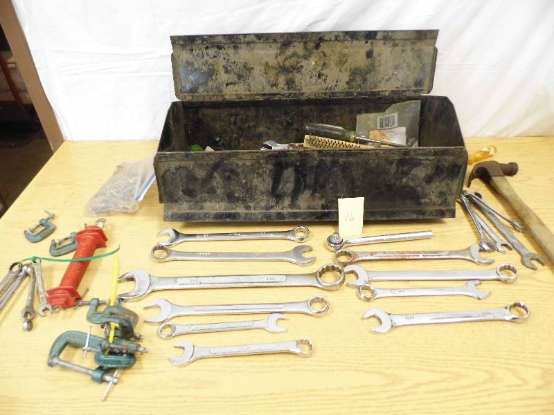 lot 16 image: Toolbox