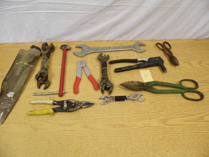 lot 29 image: Tools