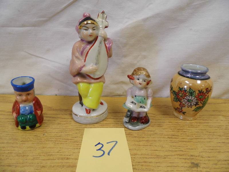 lot 37 image: Occupied Japan Mini Tankard - Vase