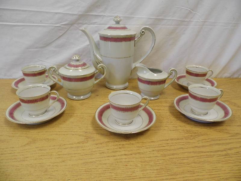 lot 38 image: Occupied Japan Tea Set