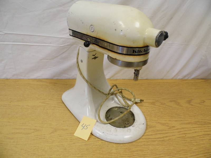 lot 45 image: Kitchen Aid Mixer