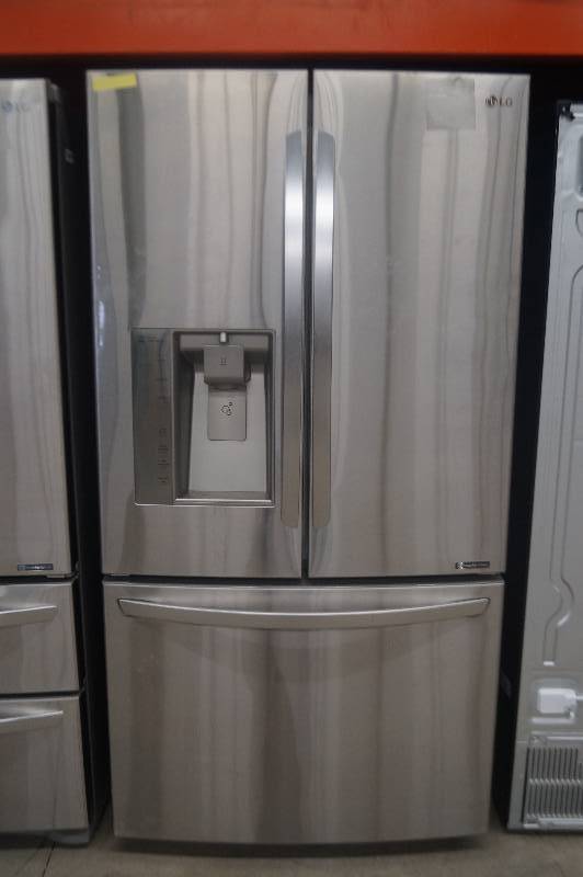 lot 8 image: LG FridgeFreezer