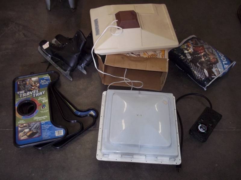 4 travel trays, Humidifier, RV Skylight, Timer, Cuddle Blanket
