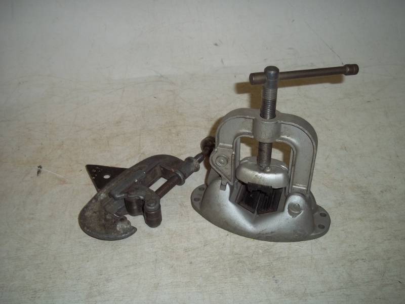 Pipe Holder and Pipe Cutter