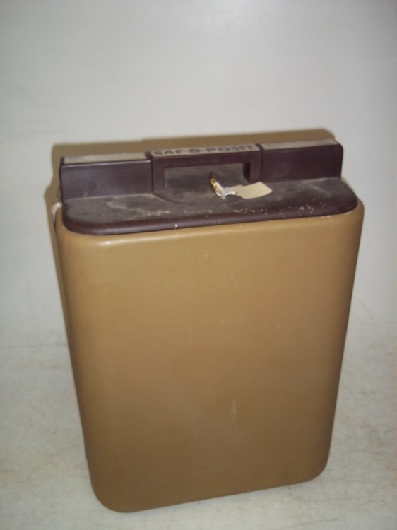 Fire Proof Safe 8 x 13 x 16 with Key