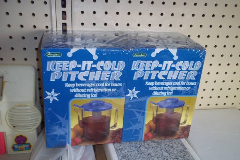 Pair of warming plates Keep it Cold pitchers, games, basket, picture frames, nylon rope