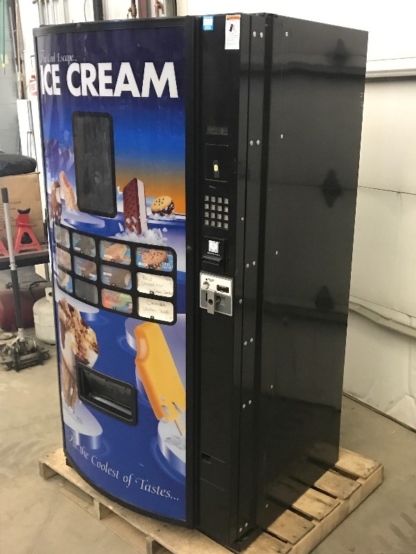 lot 11 image: Ice Cream Vending Machine
