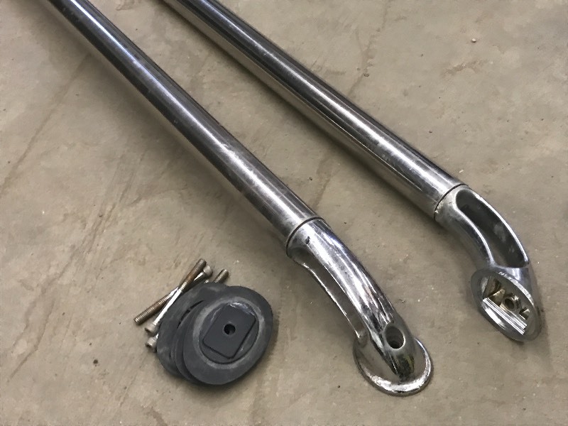 lot 20 image: Set Of Bed Rails