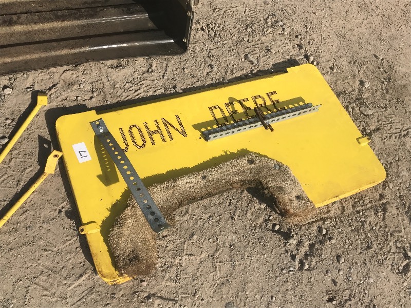lot 17 image: John Deere Bagger