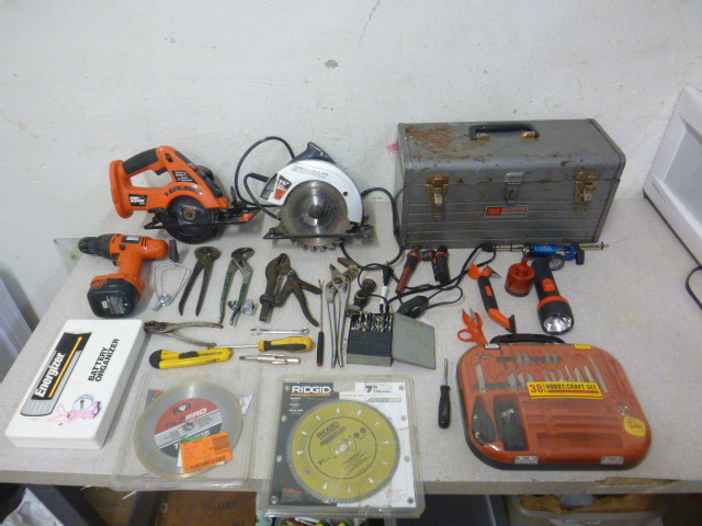 lot 25 image: Miscellaneous Tools