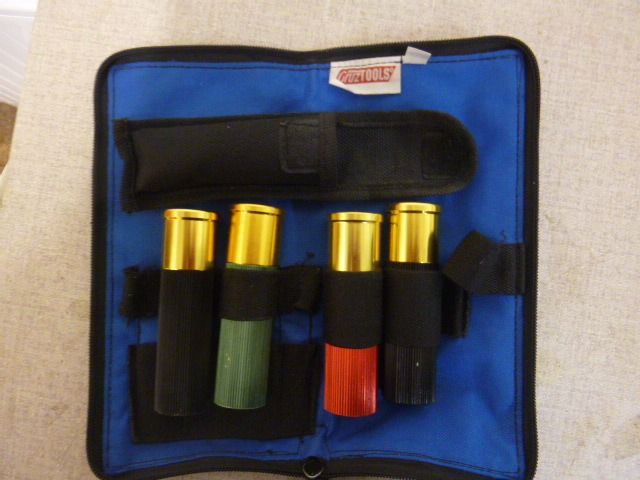 lot 70 image: 4 LED Flashlights