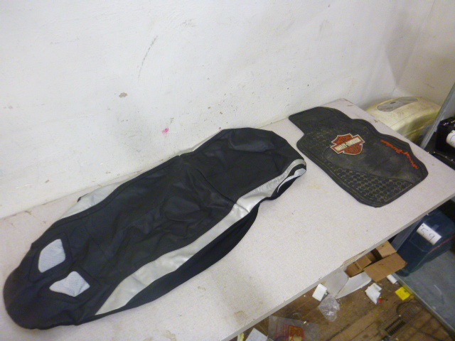 lot 71 image: Harley Davidson Floor Mat and Bike Cover
