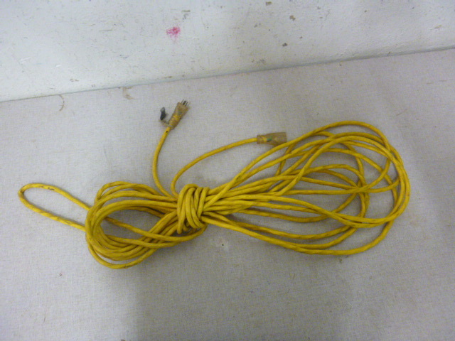 lot 75 image: Electrical Cord