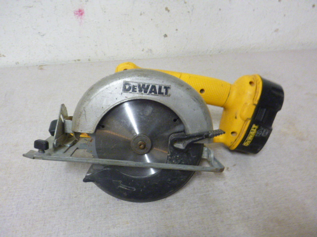 lot 81 image: DeWalt Cordless Circular Saw