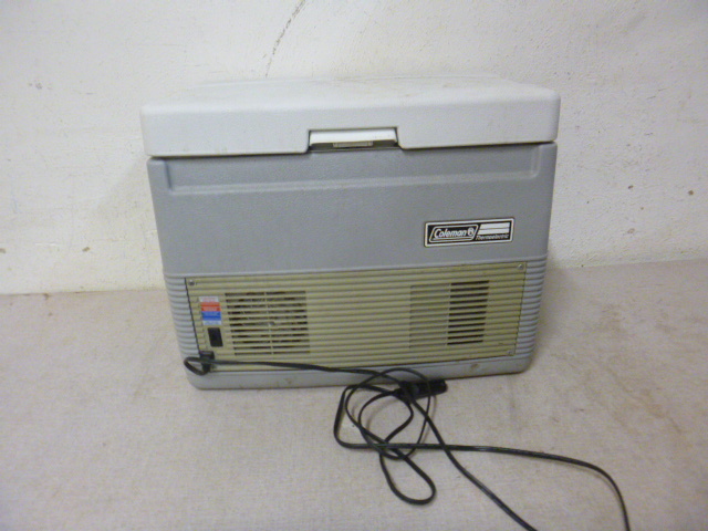 lot 105 image: Coleman Thermoelectric CoolerWarmer