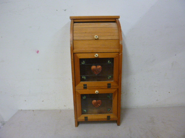 lot 106 image: Small Decorative Cabinet
