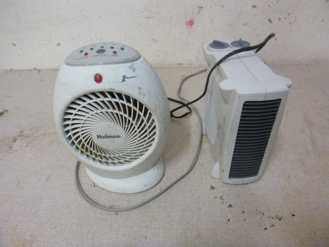 lot 121 image: 2 Small Electric Heaters