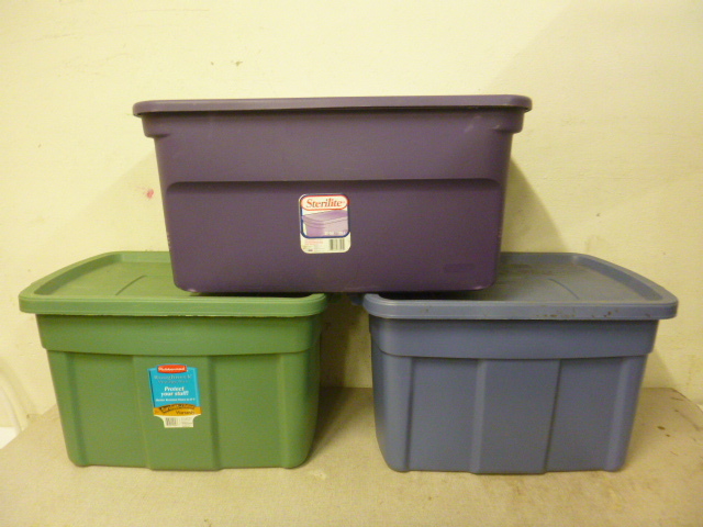 lot 125 image: 3 Totes with Lids