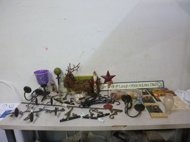 lot 131 image: Miscellaneous Home Dcor