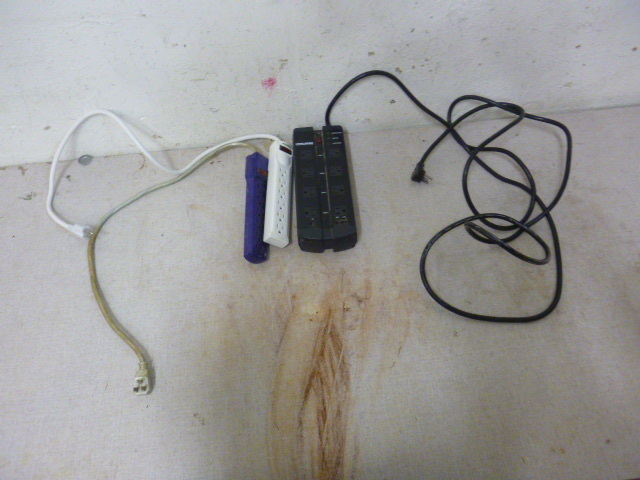 lot 133 image: 3 Power Strips