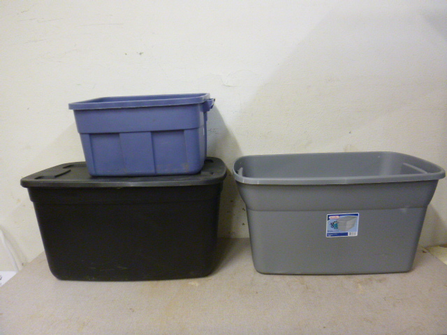 lot 135 image: 3 Totes