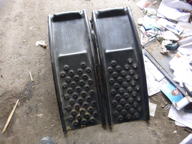 lot 144 image: 2 Metal Car Ramps
