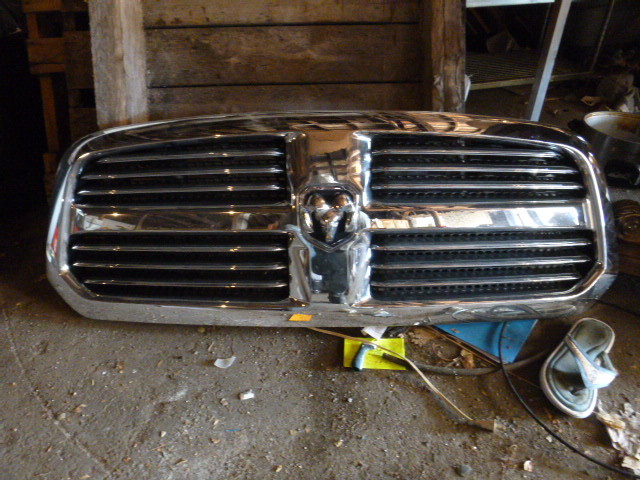 lot 152 image: Dodge Ram Grill