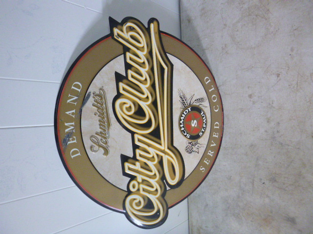 lot 167 image: Schmidts City Club Tin