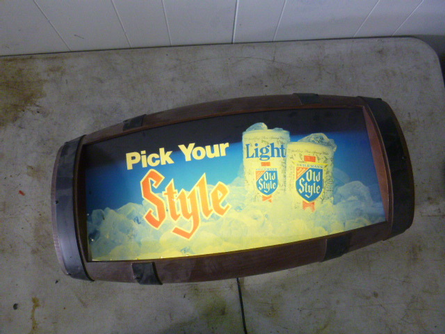 lot 170 image: Old Style Light