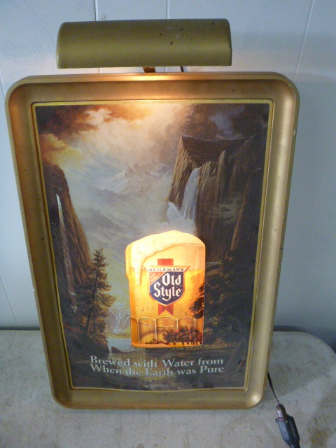 lot 171 image: Old Style Light