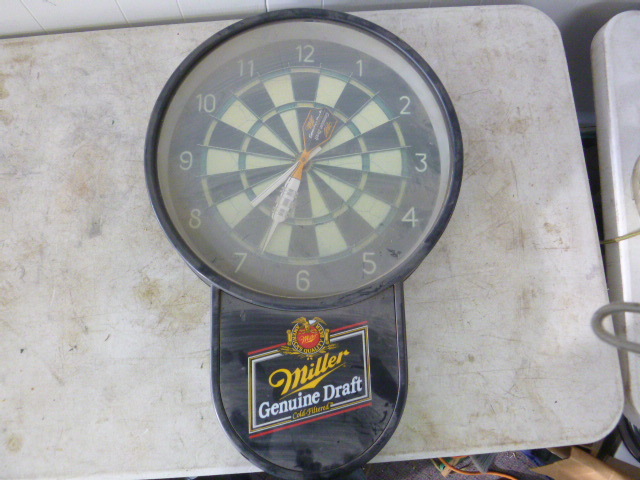 lot 174 image: Miller Genuine Draft Clock Light