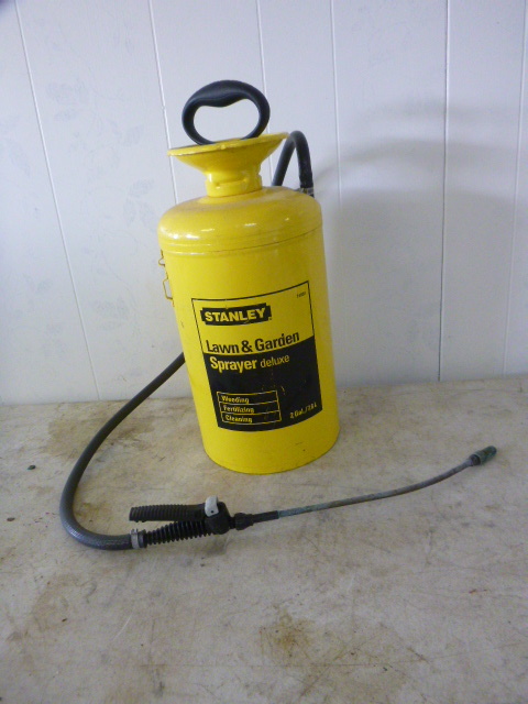 lot 182 image: Stanley Deluxe Sprayer