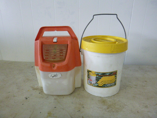 lot 183 image: 2 Bait Buckets