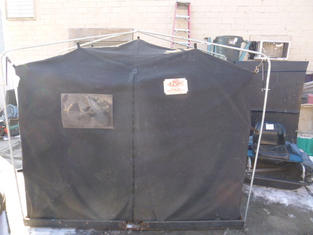 lot 198 image: E-Z Set Portable Fish House