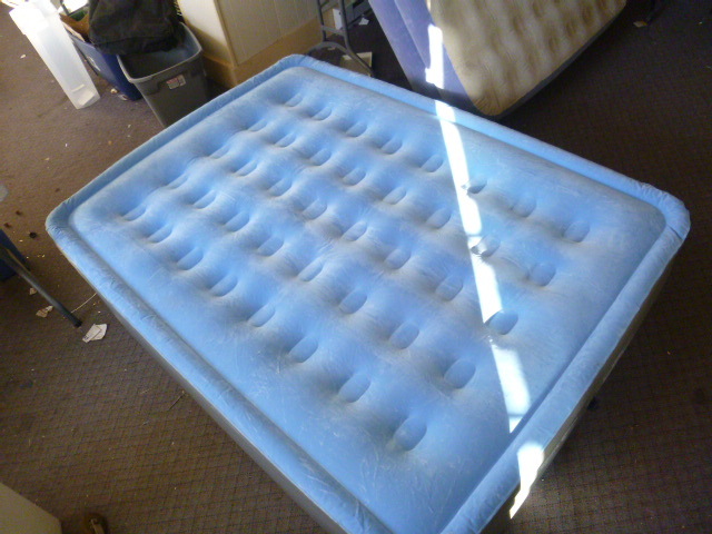 lot 201 image: Air Bed