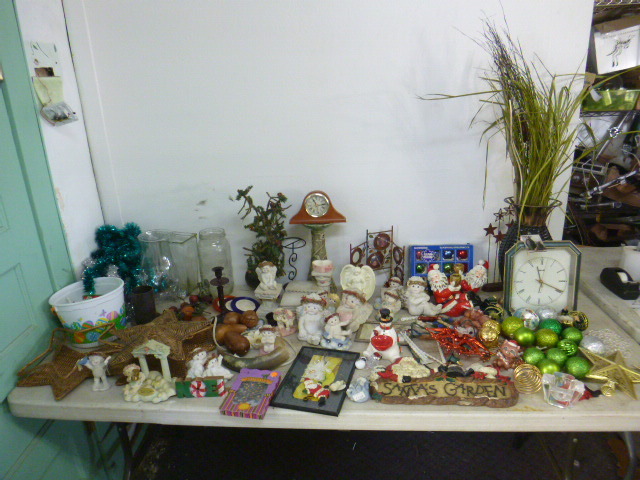 lot 208 image: Miscellaneous Home Dcor