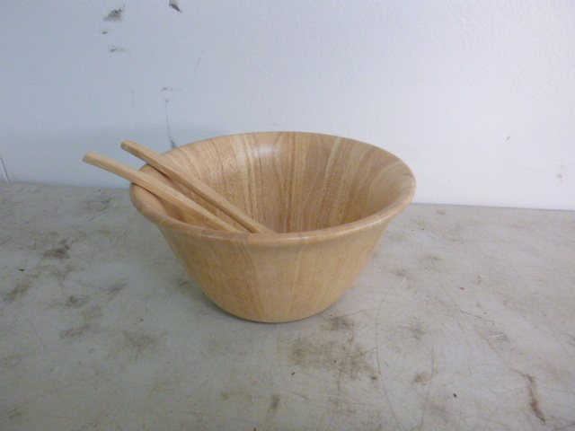 lot 210 image: Large Wooden Salad Bowl