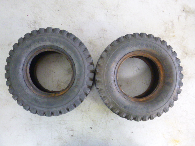 lot 228 image: 2 Tires