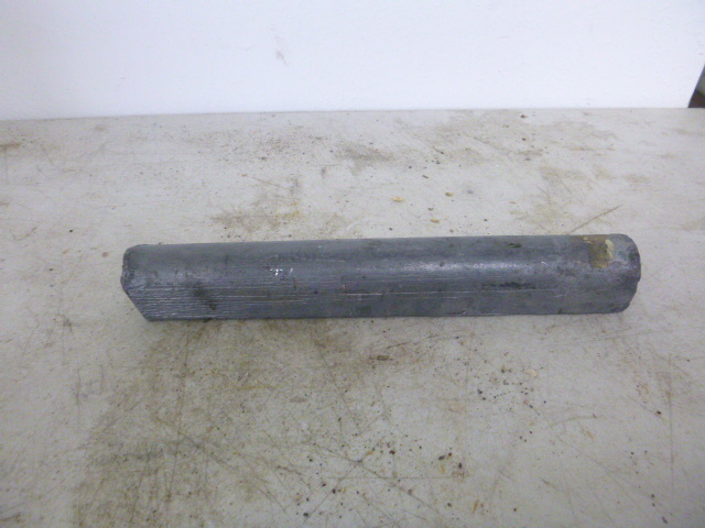 lot 261 image: 14 Piece of Lead