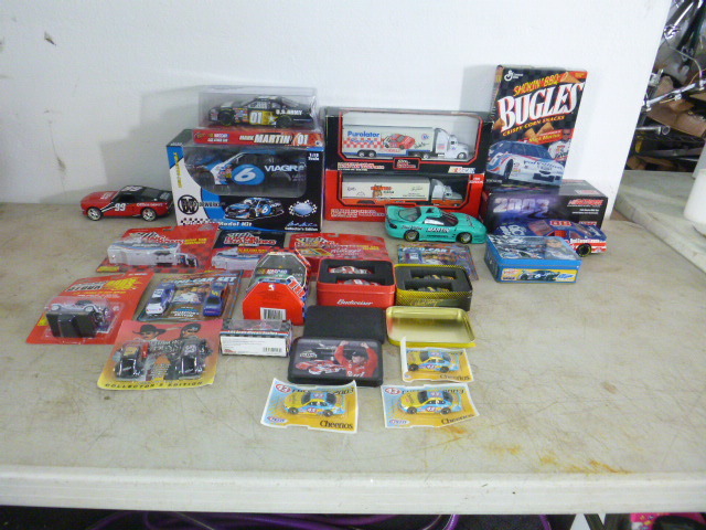 lot 287 image: Miscellaneous NASCAR Collectibles