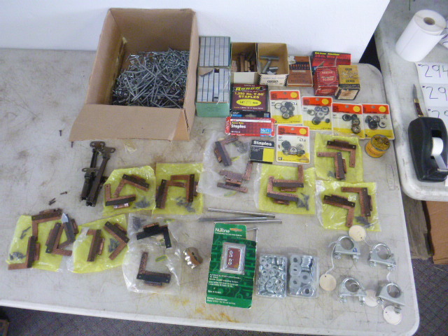lot 290 image: Miscellaneous Hardware