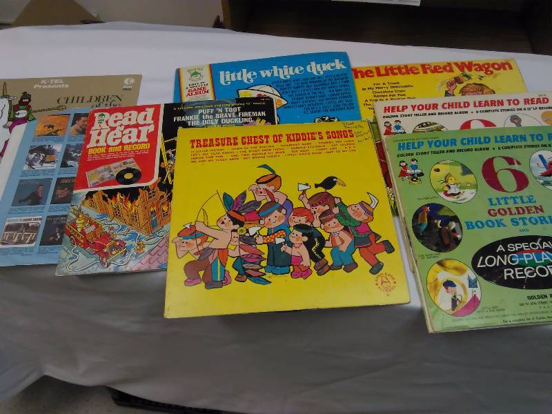 lot 22 image: Childrens LPs (6) Golden Records, Peter Pan, Robin Hood