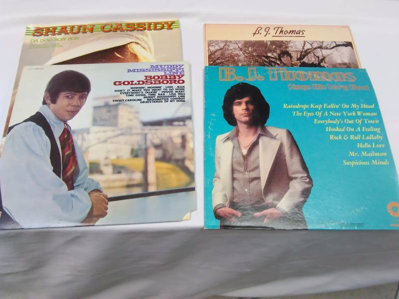 lot 44 image: BJ Thomas - Reunion and sings his very best (album warped, cover in good condition, Shawn Cassidy Doo Ron Ron and Bobby Goldsboro Muddy Mississippi Line (4)