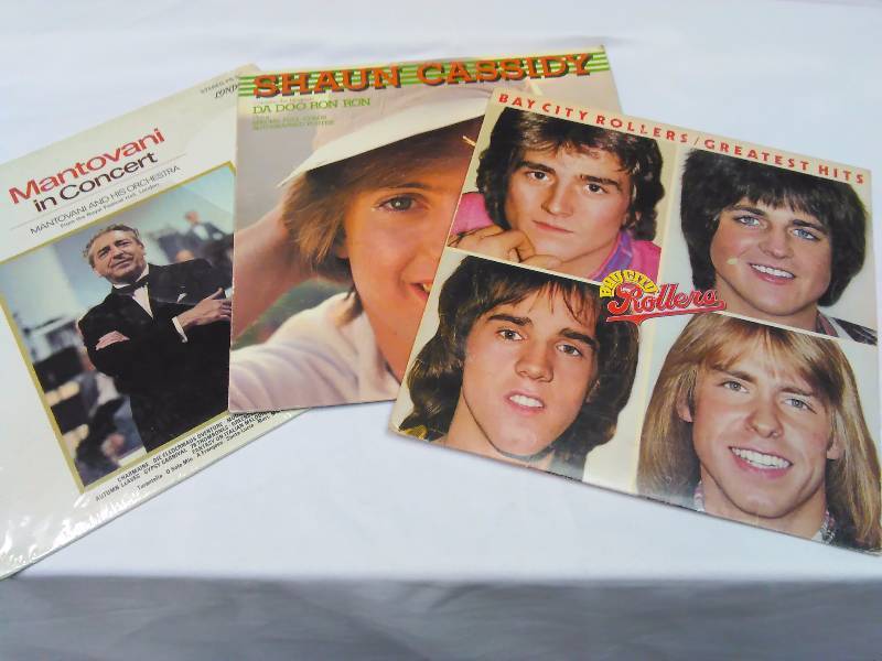 lot 72 image: Bay City Rollers (Greatest Hits), Shawn Cassidy (Doo Ron Ron) and Mantovani