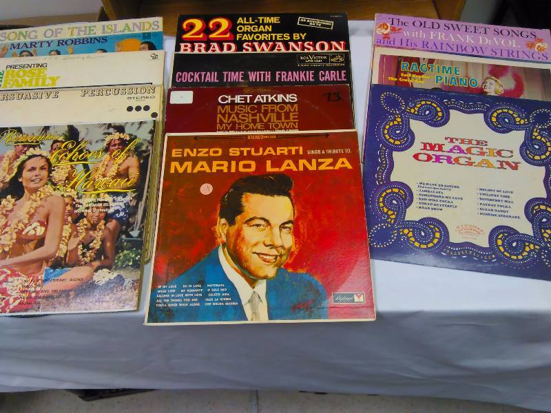 lot 104 image: Ragtime to Hawaiian (11)Frankie Carle, Brad Swanson, The Magic Organ, Ragtime Piano with Earl Kraus, Frank Devol The old Sweet Songs,