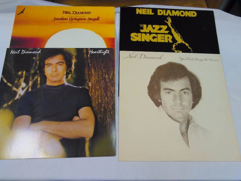 lot 126 image: Neil Diamond (4) Exquisite Condition