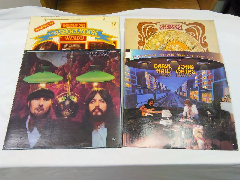 lot 143 image: Soft Rock (4)